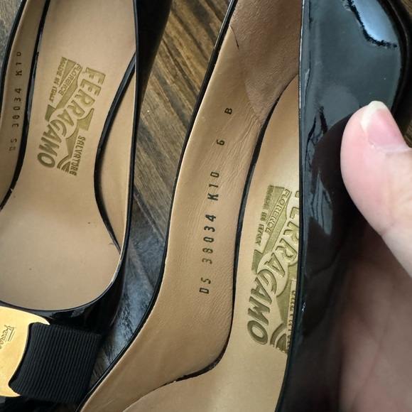 Salvatore patent leather vara bow pumps - Picture 8 of 9